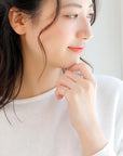 MITURE ミチュール モデル着用写真|山梨県甲府市で製作された、可憐で重ね付けにもおすすめなミルデザインリング