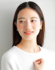 MITURE ミチュール モデル着用写真|山梨県甲府市で製作された、立体的なスタイルが魅力のK18クリップイヤリング