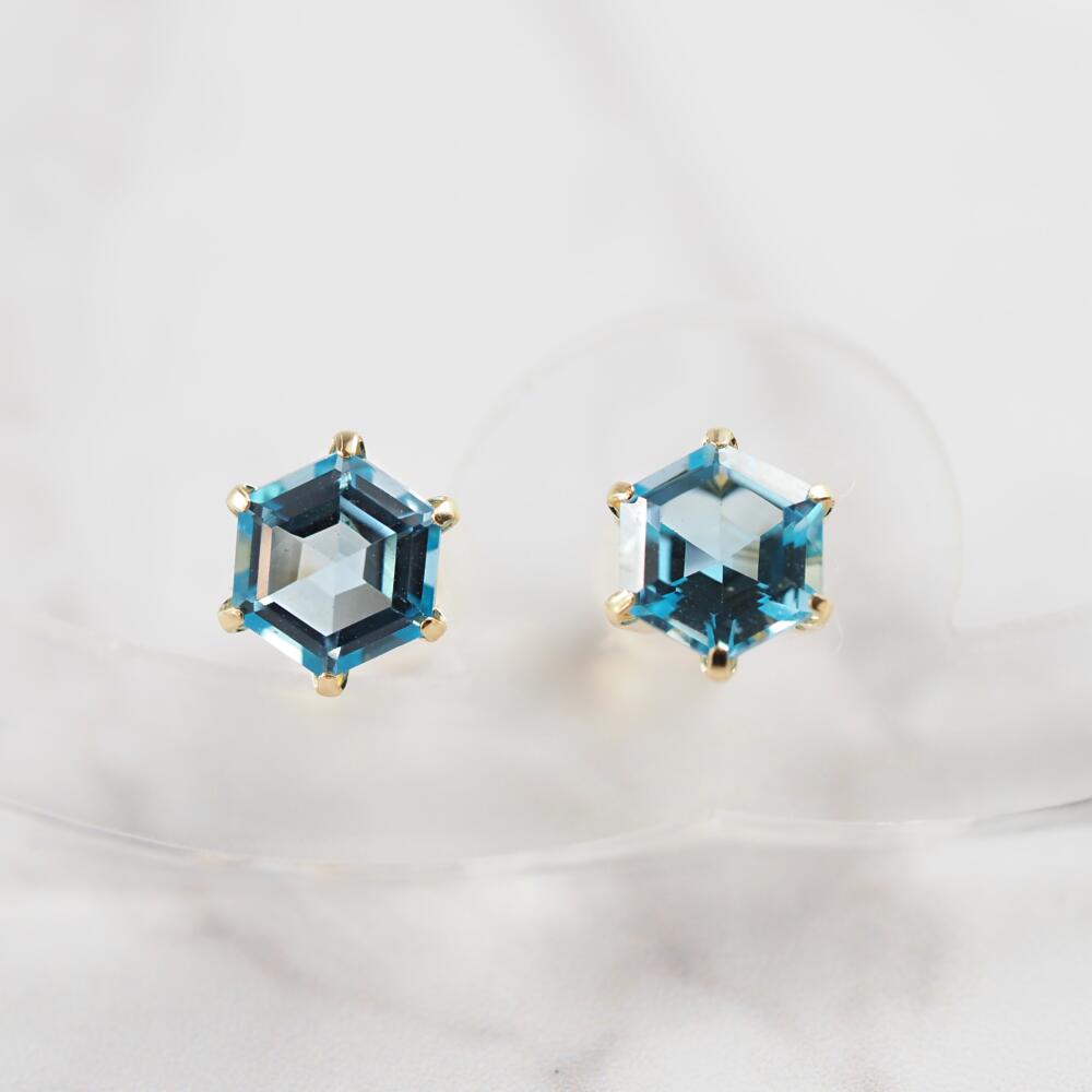 MITURE ギフト用ボックス入り K18 Blue Topaz ピアス|爽やかで優しい輝きのジュエリー