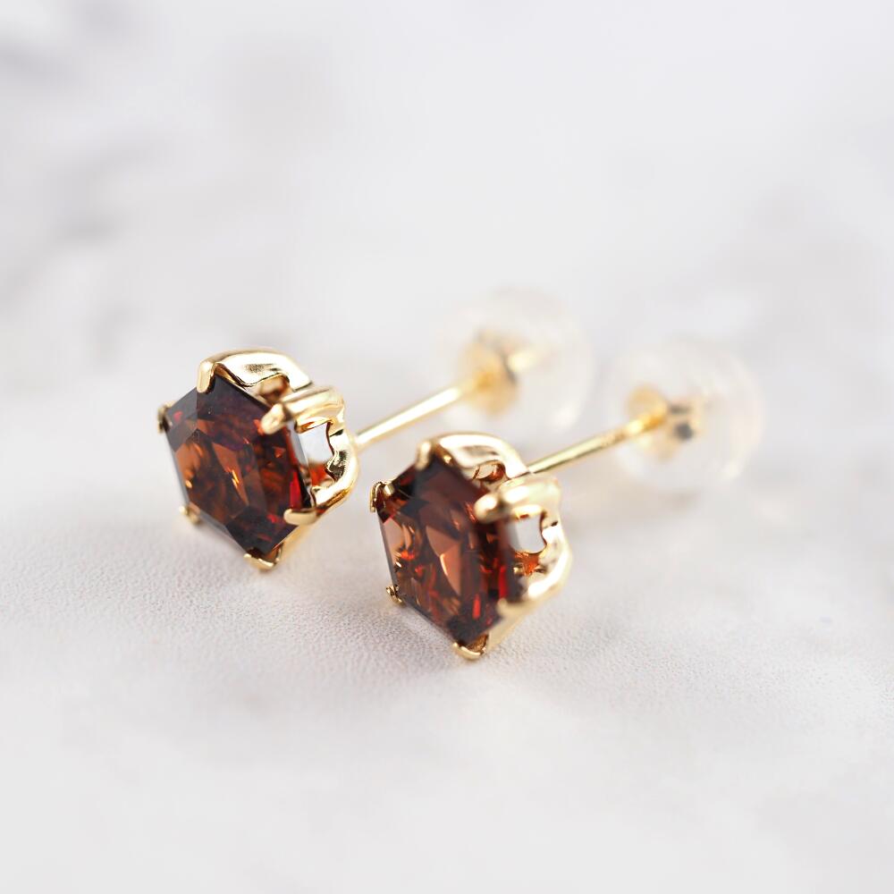 K18 Garnet Hexa/ガーネット ヘキサ ピアス|山梨県甲府市のジュエリーブランド|おすすめ|工房