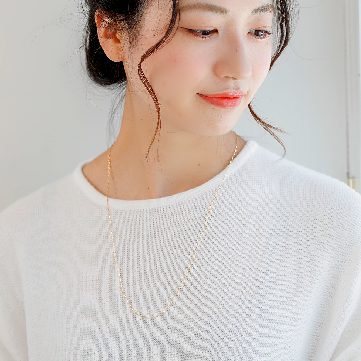 MITURE ネックレス 着用例|軽やかでスタイリッシュなロングネックレススタイル