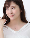 K18 ダイヤモンド&ホワイトシェル ネックレス 着用例|2WAY仕様でシーンを選ばず使える