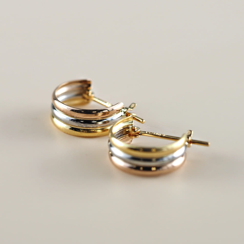 K18/PT 3色のピアス フープピアス |普段使いからオフィススタイルまで幅広く活躍
