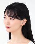 K18 cacao ピアス モデル着用|ボリューム感と縦ラインが顔まわりを華やかに演出