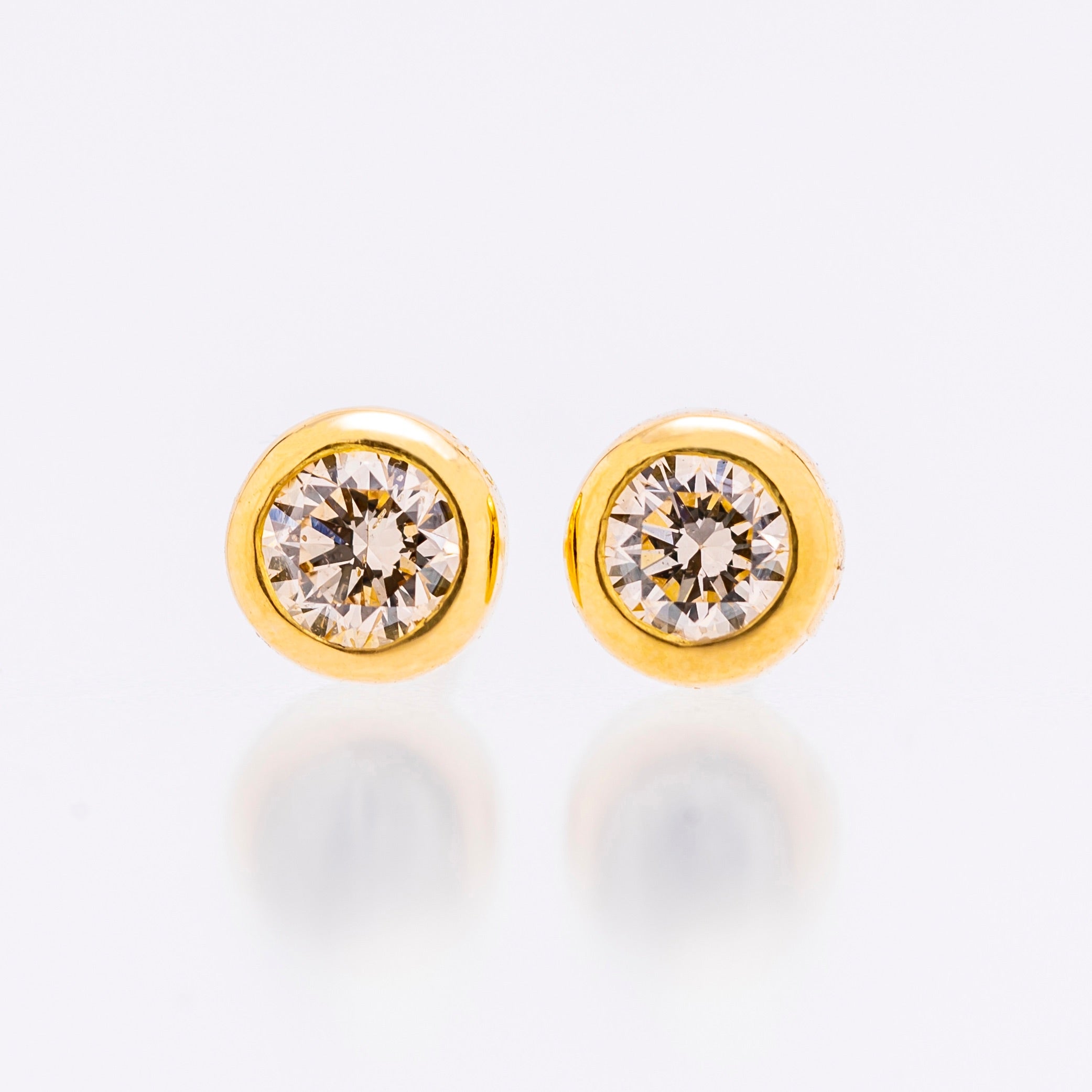 K18 Sirius ダイヤモンドピアス 0.3ct|一粒の上品な輝きを楽しめる高品質ピアス