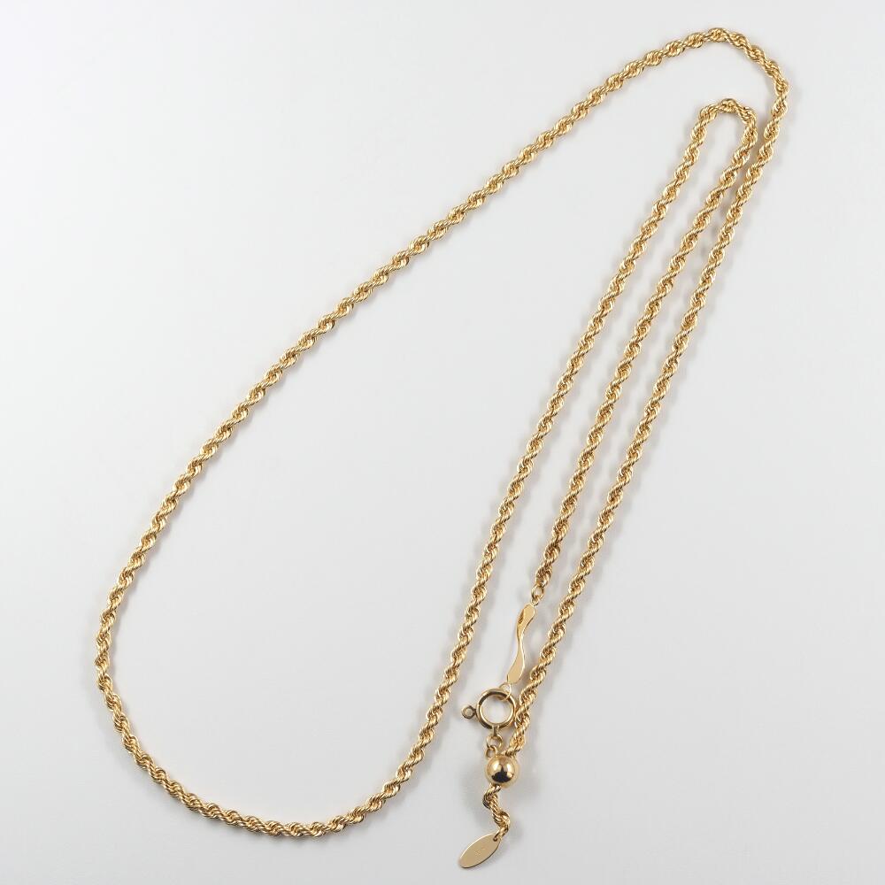 重厚感がありながらも洗練された印象の、山梨県甲府市で製作したMITUREのK18ロープチェーンネックレス。