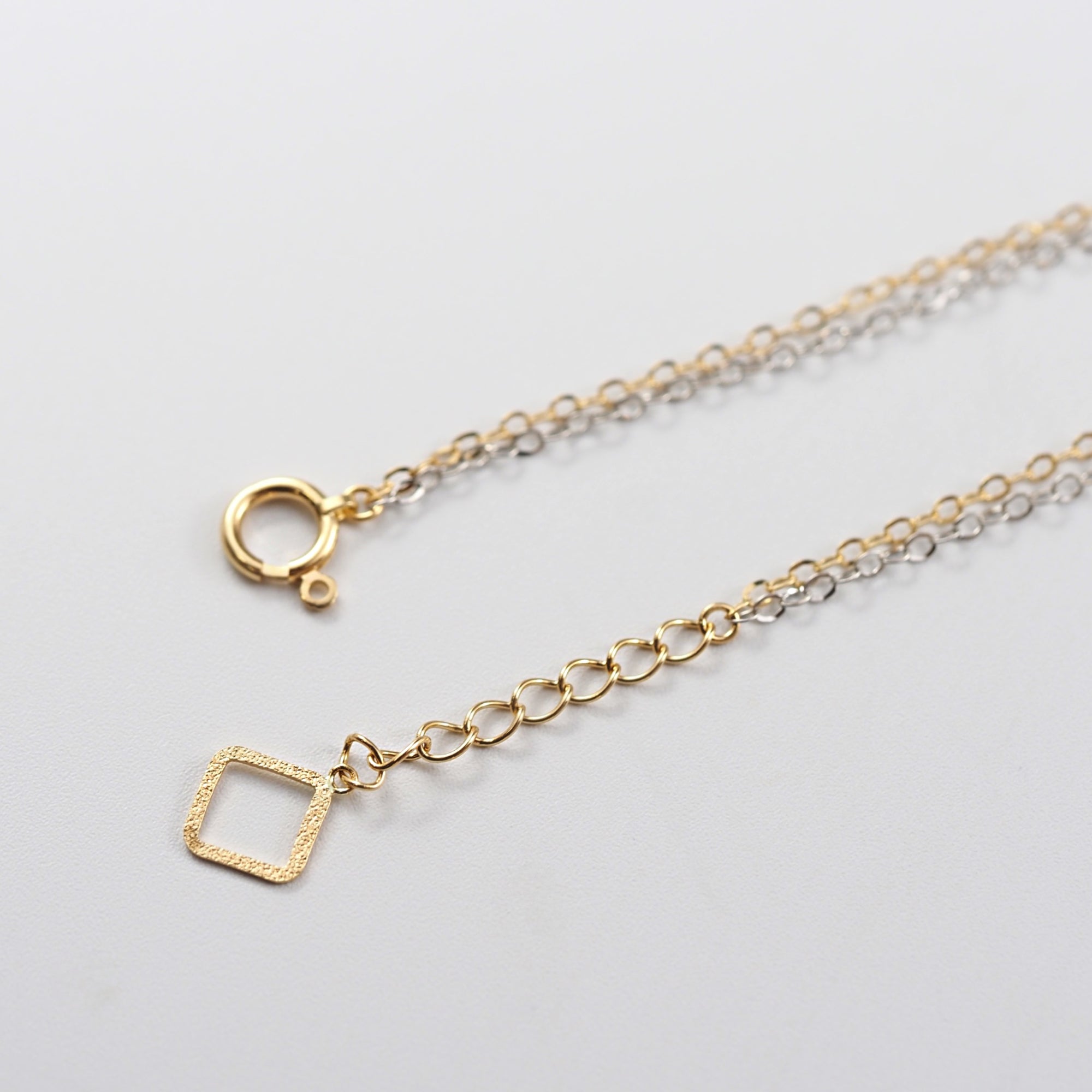 留めやすいオリジナルプレートを採用した、使いやすさにも配慮した山梨県甲府市で製作したMITUREのブレスレット。