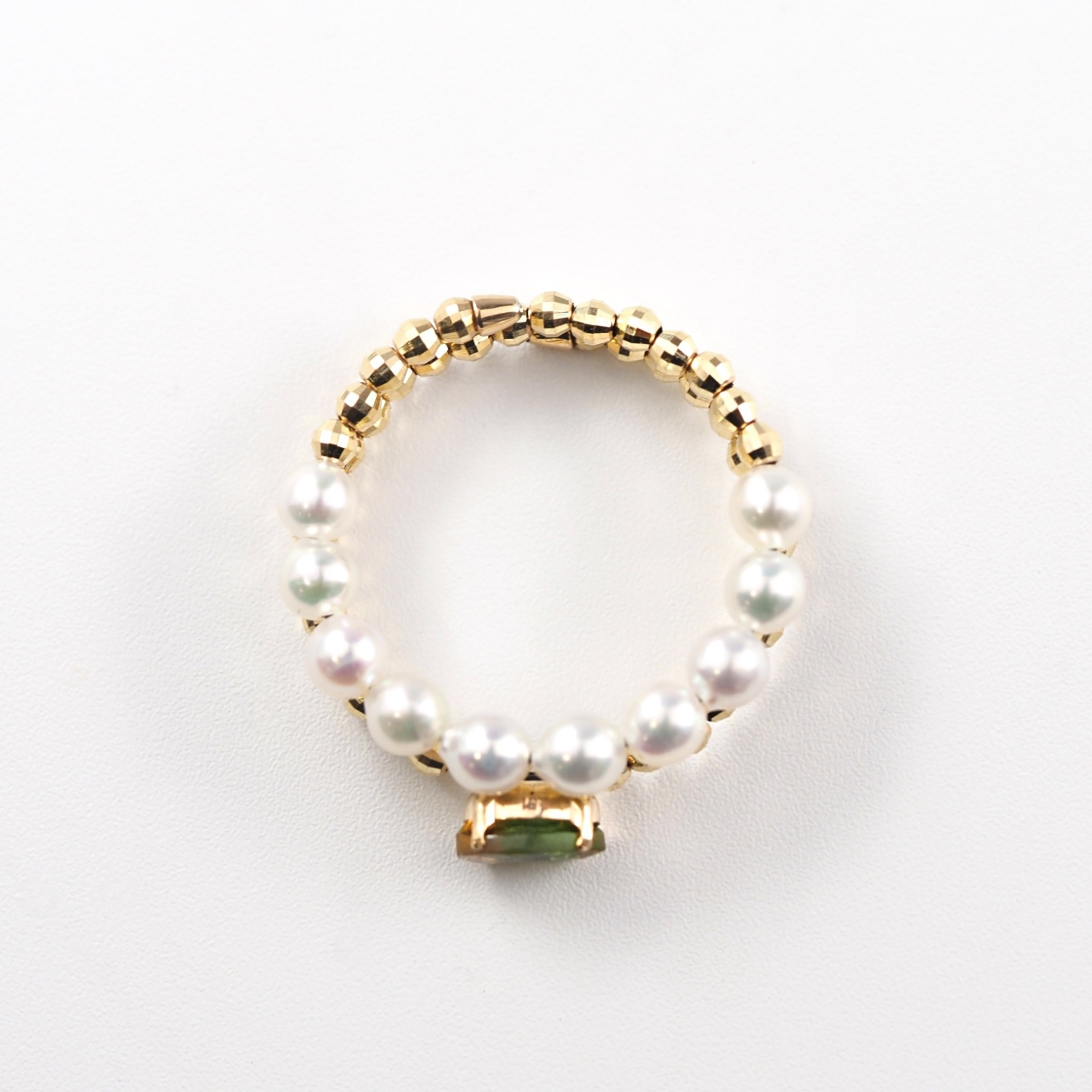 どの指にもフィットし、日常にも特別な日にも映えるMITUREの2連デザインリング。自然な輝きが魅力。