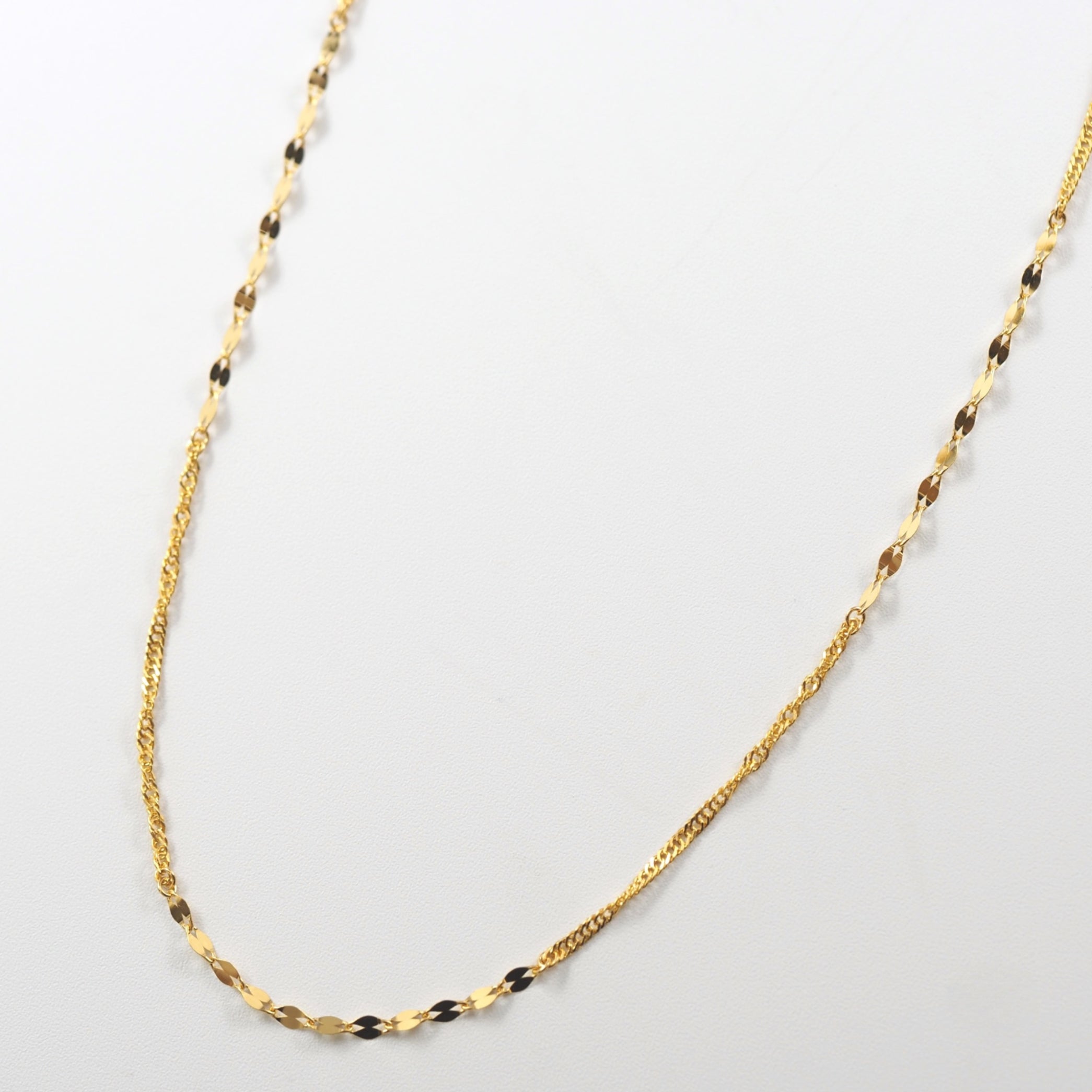 ほぼ100％の純金含有率を誇り、変色しにくく永く輝きを楽しめるMITUREのジュエリー。山梨県甲府市で製作。