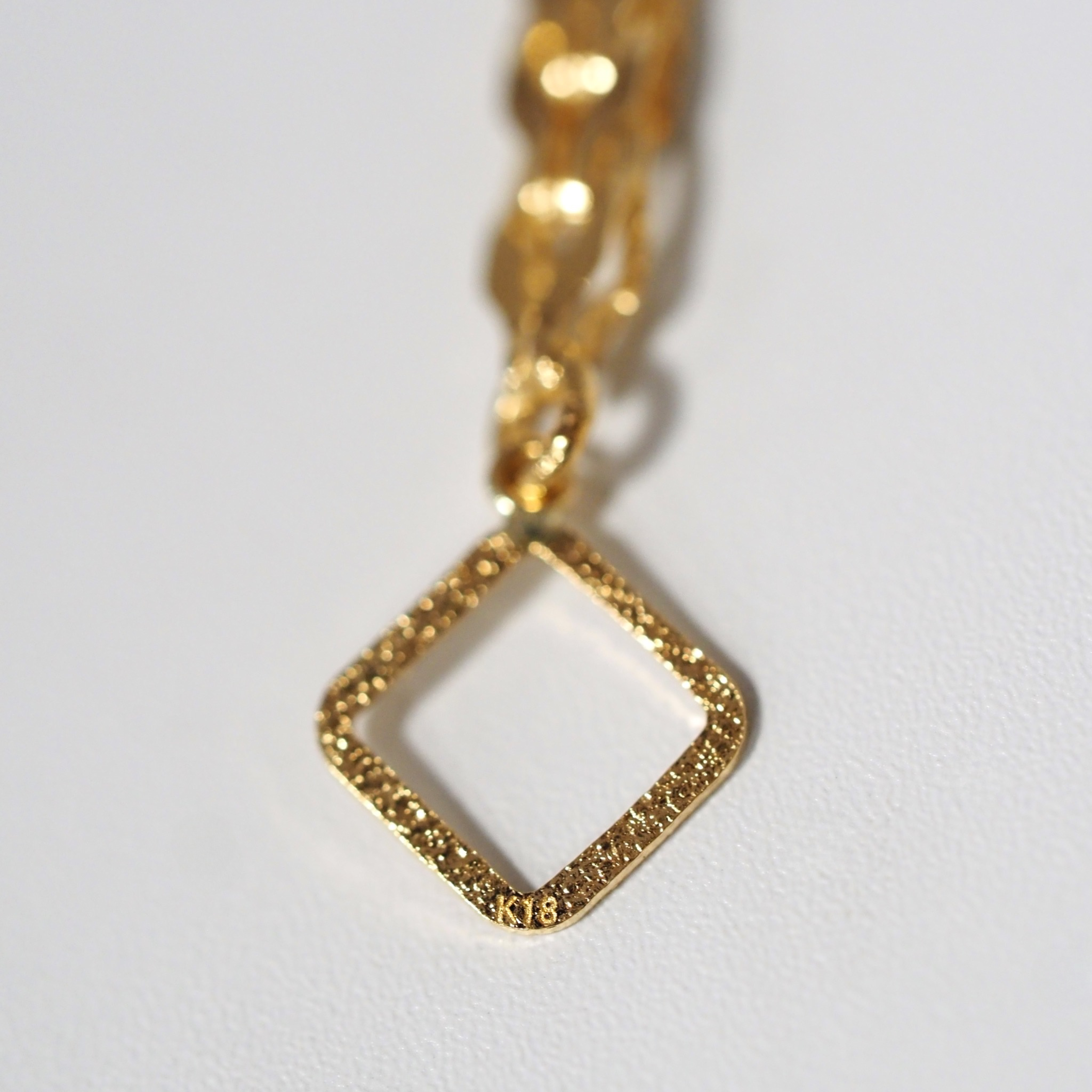 しっかりとしたボリューム感がありながら、使いやすさにも配慮したMITUREのチェーンブレスレット。山梨県甲府市で製作。