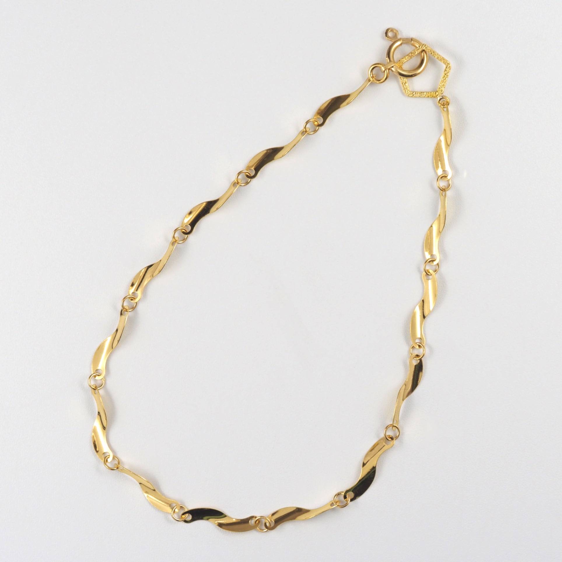 K24 pure gold Twist/ピュアゴールド ツイスト ブレスレット MITURE ミチュール K24 純金ブレスレット 正面全体写真｜山梨県甲府市のジュエリーブランド